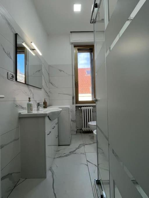 Spacious And Bright Close To Fiera And San Siro Appartement *