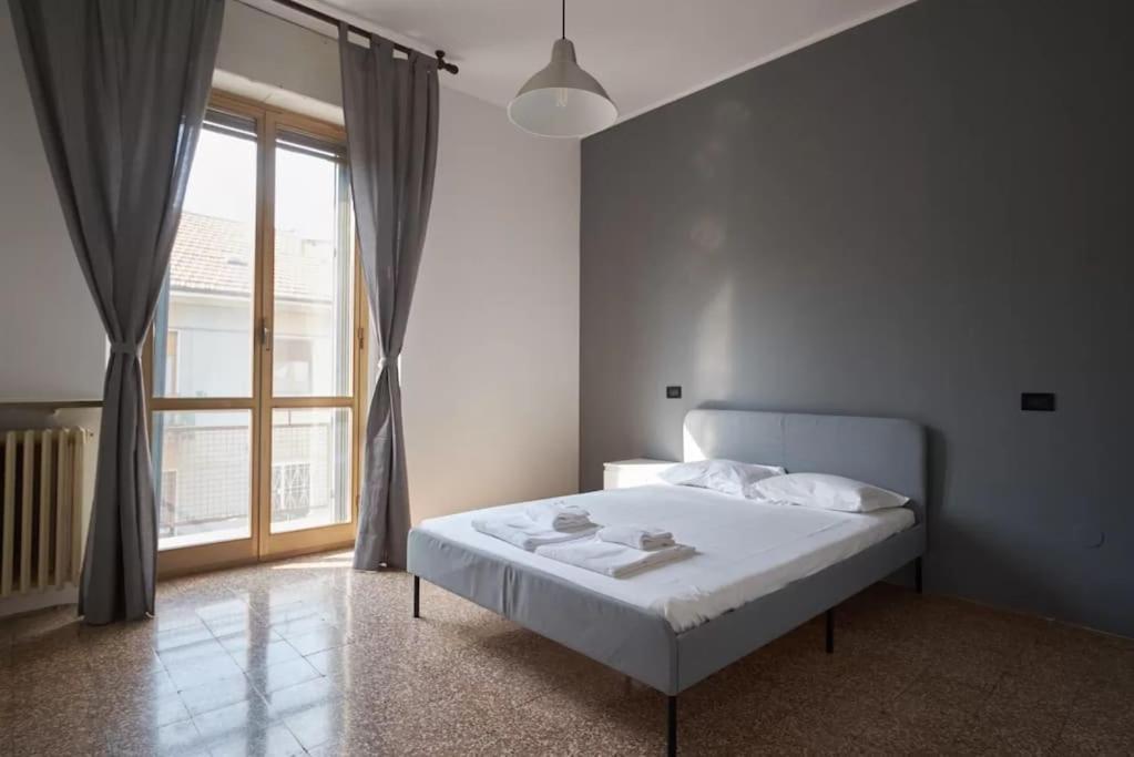 Spacious And Bright Close To Fiera And San Siro *